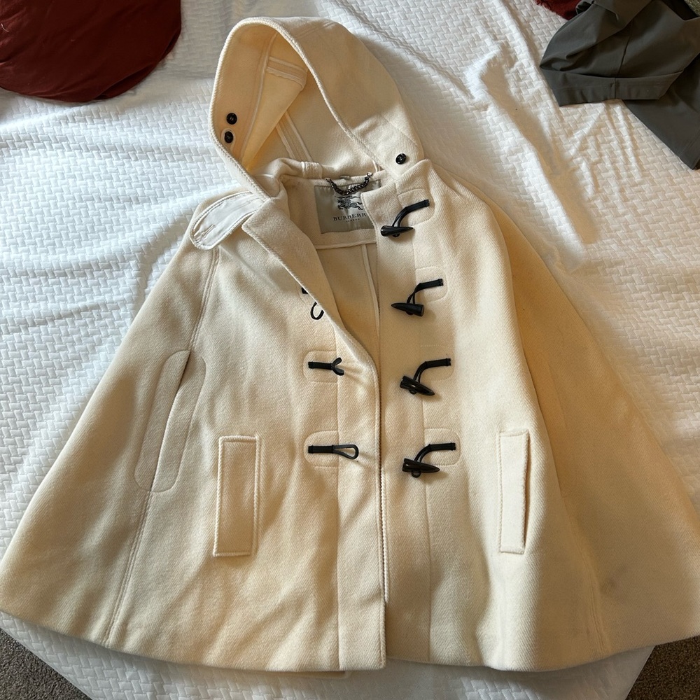Classic Ivory Burberry Cape with Horn Button Accents